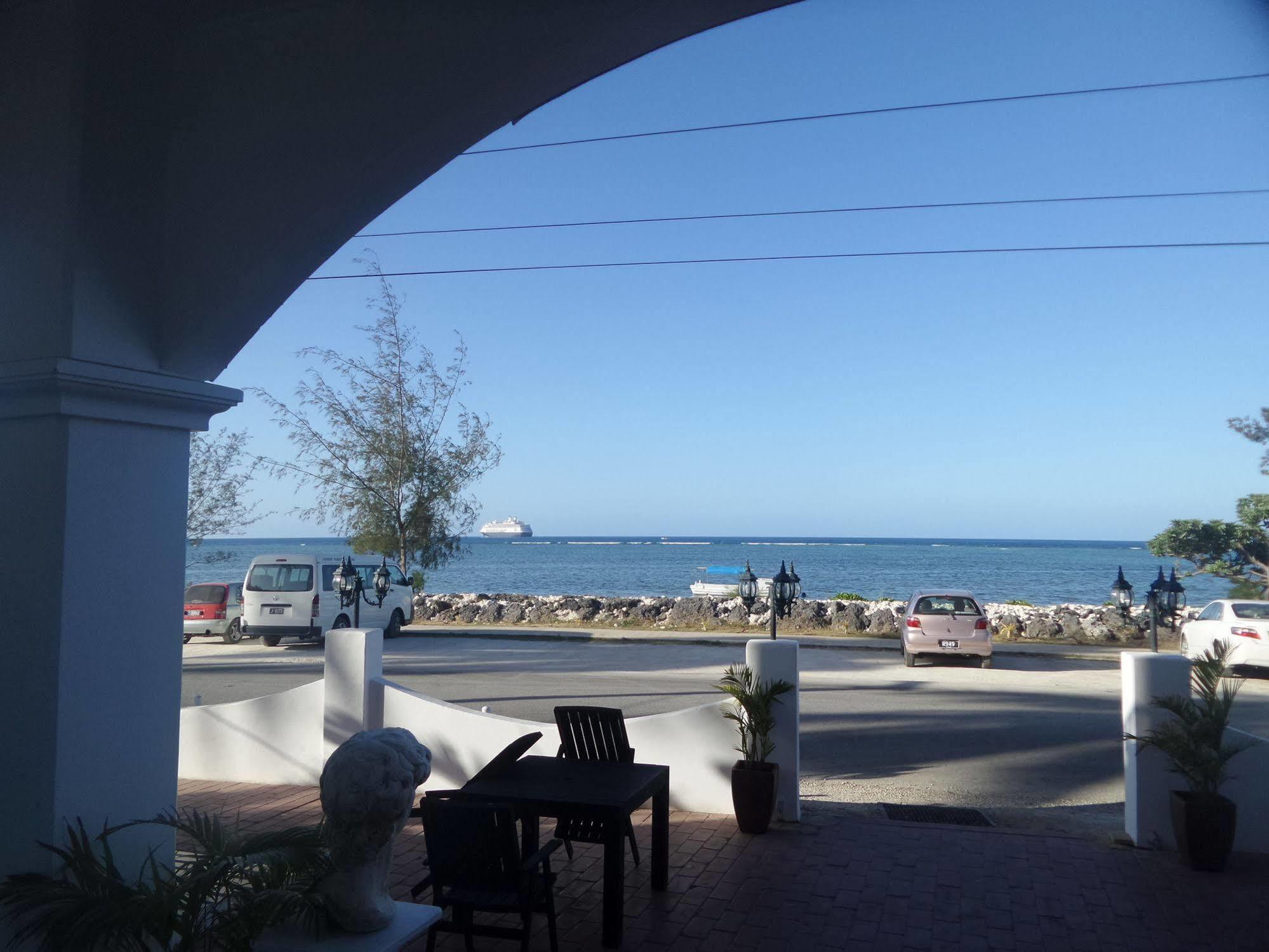 Little Italy Hotel Nuku'alofa Exteriör bild